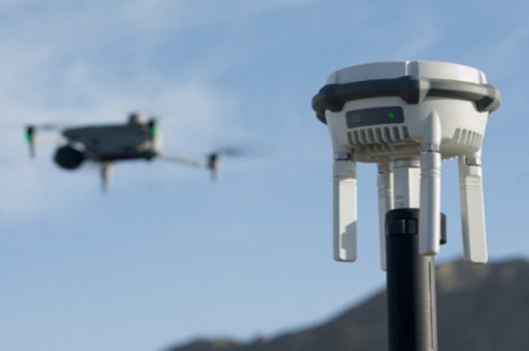 Dispositivo de falsificação de navegação de drones que testa UAV no deserto para segurança anti-drone